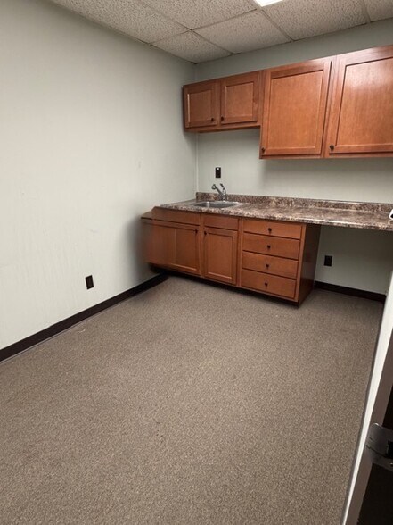 More Photos Of 2441 Production Dr, Indianapolis Unknown For Lease