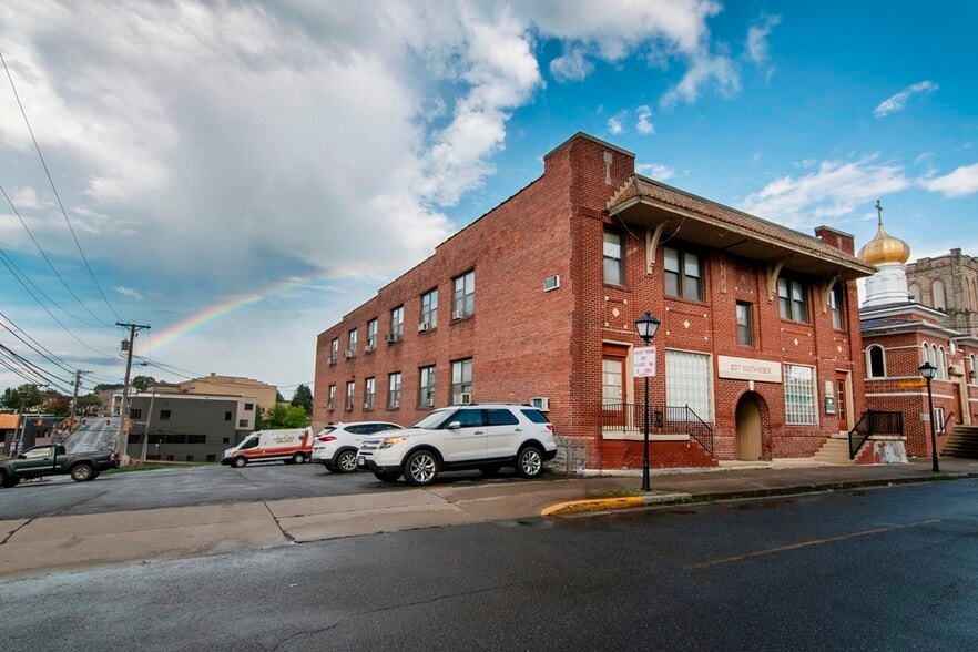More Photos Of 207 S Heber St, Beckley Office For Sale