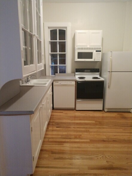 More Photos Of 45605 Cass Ave, Utica Apartments For Sale
