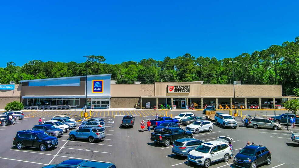 Primary Photo Of 1371 S Walnut St, Starke Supermarket For Sale
