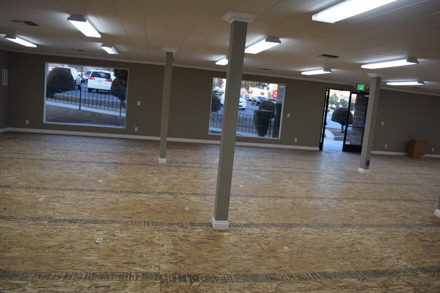 More Photos Of 2810-2856 Hamner Ave, Norco Unknown For Lease