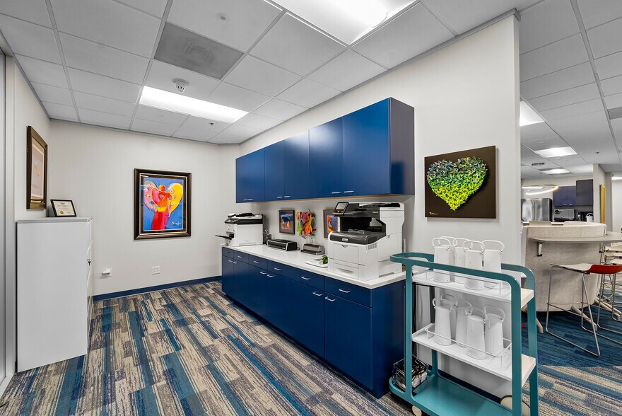 More Photos Of 10999 W IH-10, San Antonio Office For Lease
