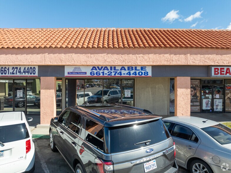 More Photos Of 44204-44276 10th St W, Lancaster Unknown For Lease