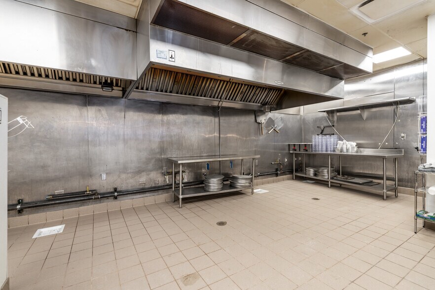 More Photos Of 500 Market St, Santa Fe Storefront Retail Office For Lease