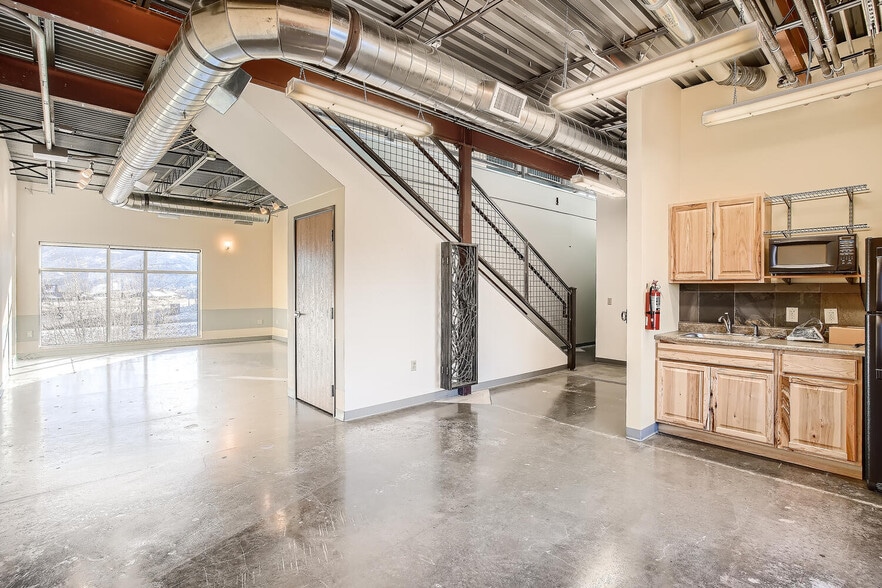More Photos Of 1211 Avery St, Golden Office For Lease