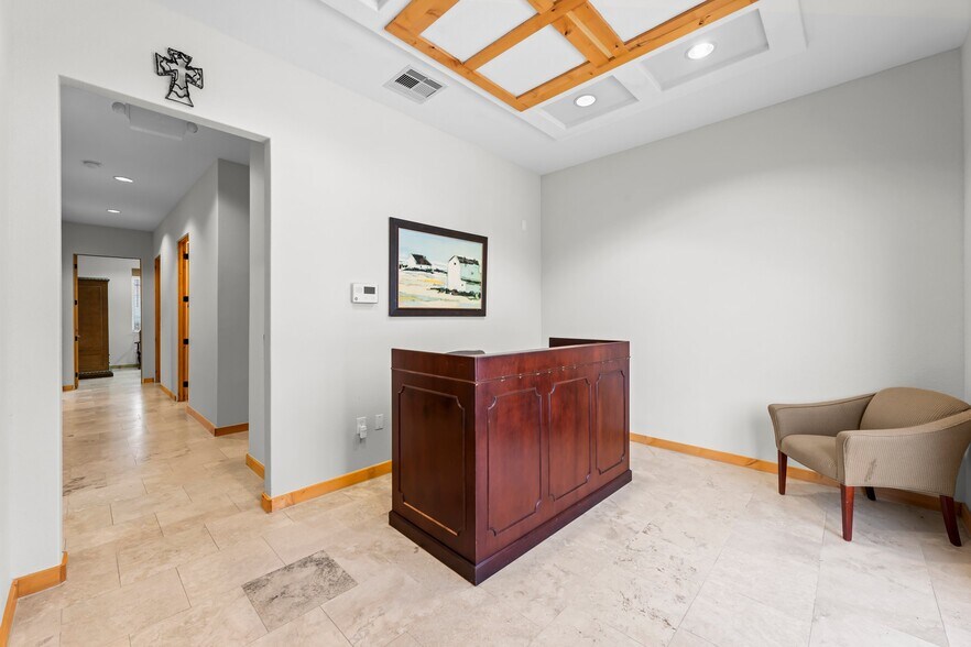 More Photos Of 25329 Budde Rd, The Woodlands Unknown For Lease