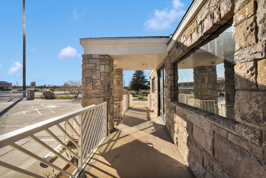 More Photos Of 16088 Outer Bear Valley Rd, Victorville Office For Lease