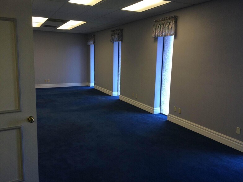 More Photos Of 300 S 6th St, Fort Pierce Office For Sale