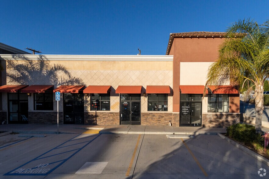 More Photos Of 10465 Arlington Ave, Riverside Unknown For Lease