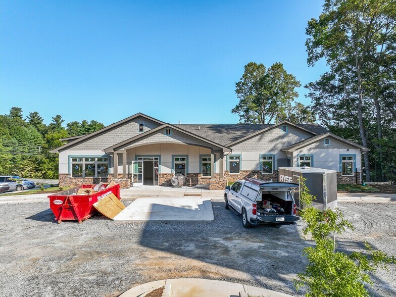 More Photos Of 28 Airport Rd, Arden Office For Lease