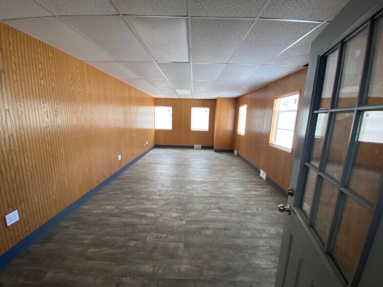 More Photos Of 1919 Plantation Rd, Roanoke Truck Terminal For Lease