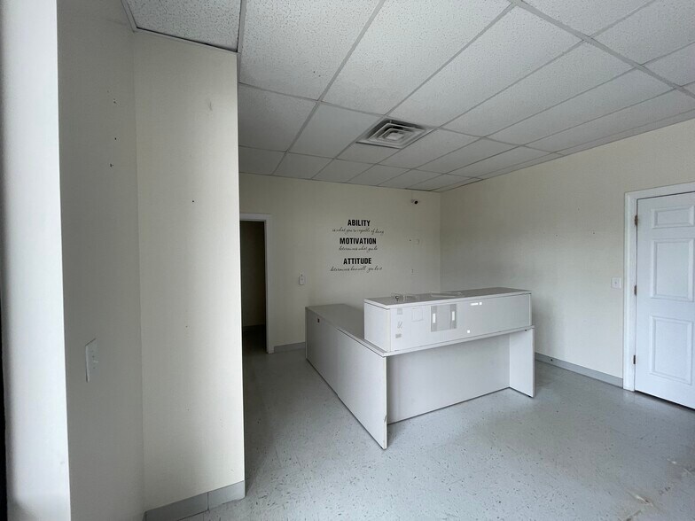 More Photos Of 731 Tilghman Dr, Dunn Medical For Sale