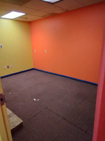 More Photos Of 15 Matthews St, Goshen Office For Sale