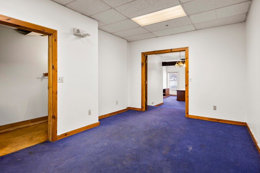 More Photos Of 403-409 N Pearl St, Albany Warehouse For Sale