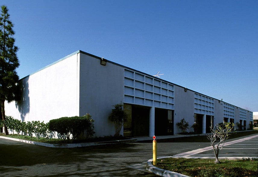 More Photos Of 2057 Goodyear Ave, Ventura Manufacturing For Sale