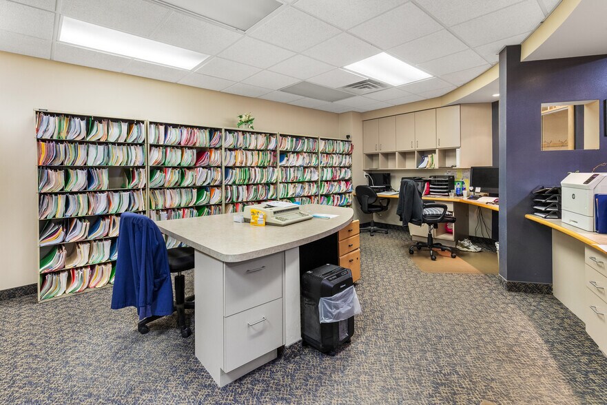 More Photos Of 24548 W Warren St, Dearborn Heights Medical For Sale