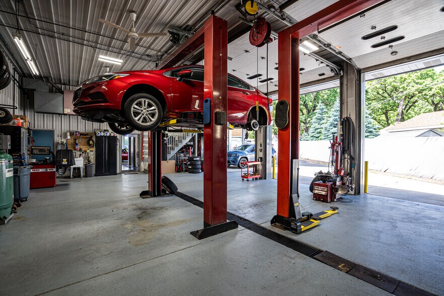 More Photos Of 5110 75th St, Kenosha Auto Dealership For Sale