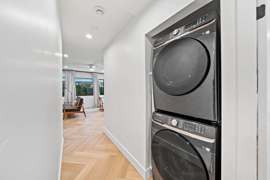 More Photos Of 7372 Fay Ave, La Jolla Multifamily For Sale