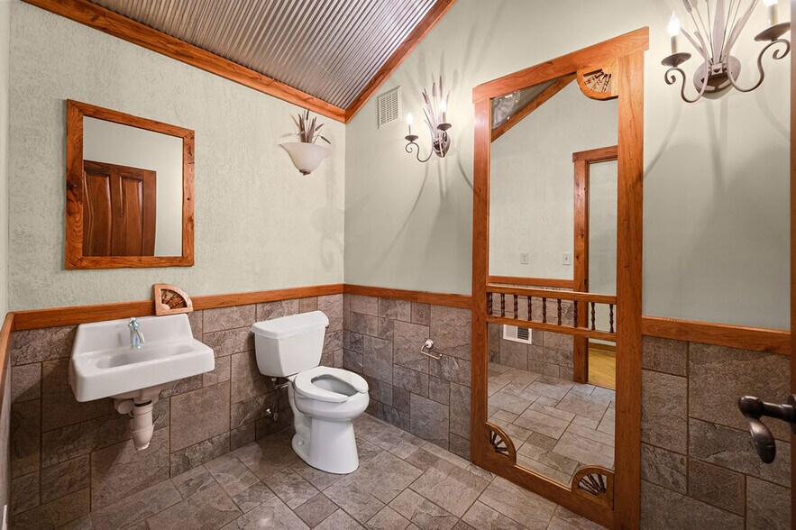 More Photos Of 10960 State Route 550, Vincent Healthcare For Sale