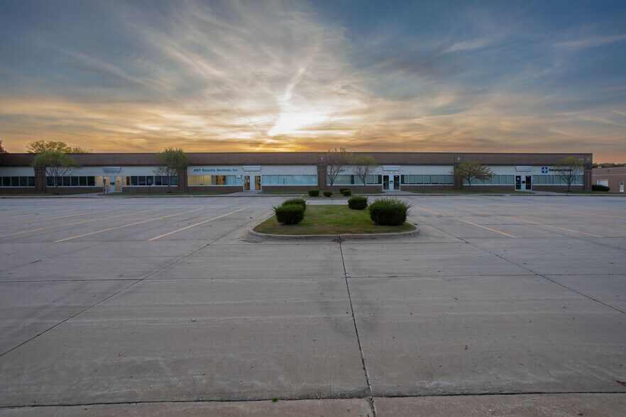 Primary Photo Of 3620 SW 61st St, Des Moines Office For Lease