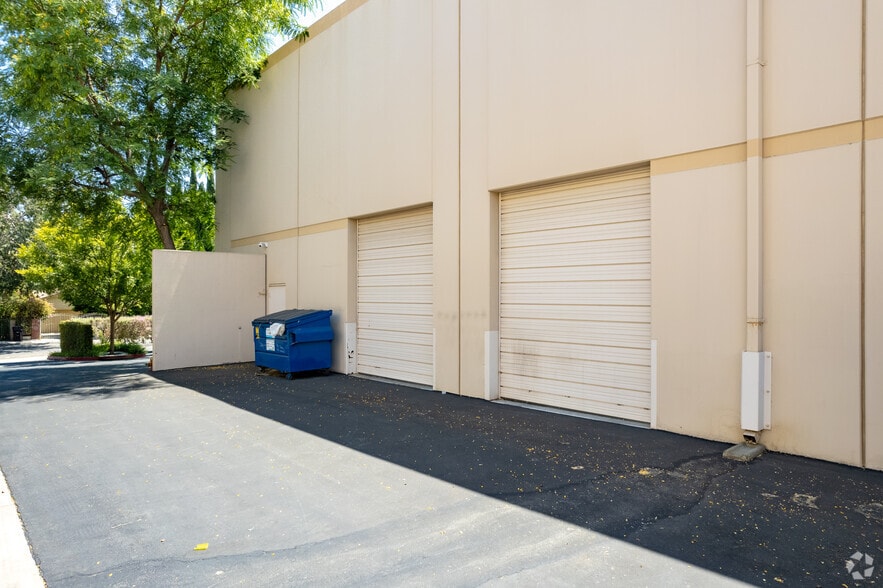 More Photos Of 15823 W Monte St, Sylmar Distribution For Sale