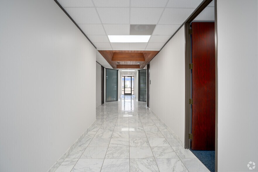 More Photos Of 10435 Greenbough Dr, Stafford Office For Lease