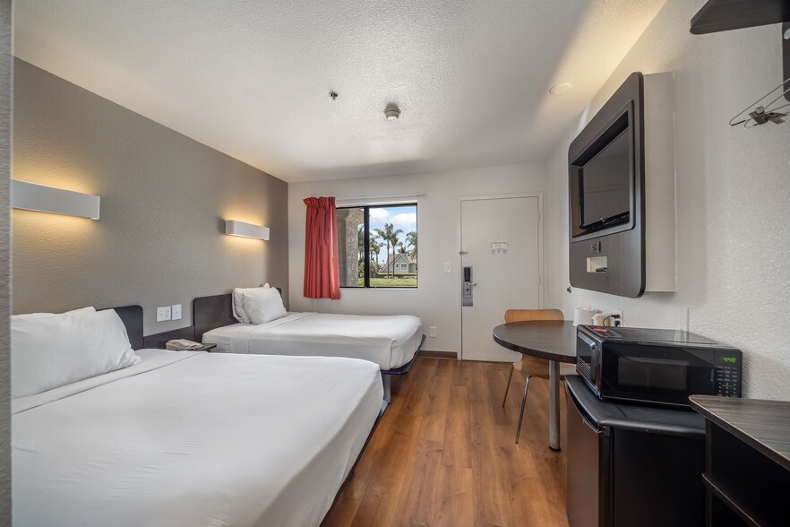 More Photos Of 750 Raintree Dr, Carlsbad Hotel For Sale