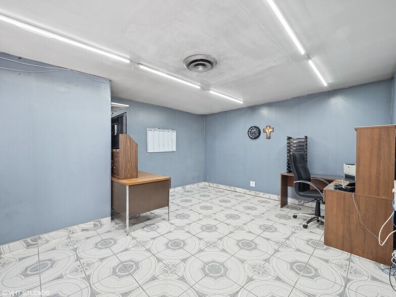 More Photos Of 1634 E Oakton St, Des Plaines Auto Repair For Sale