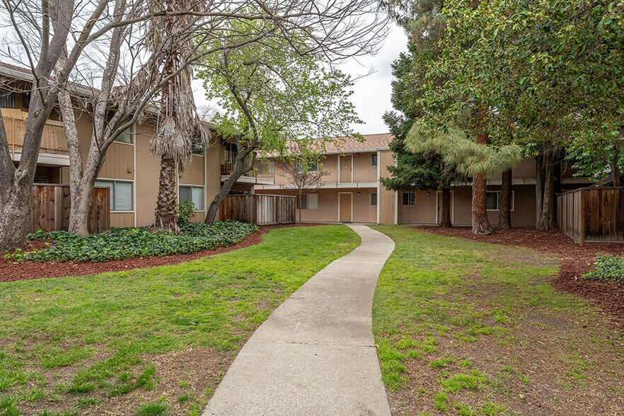 More Photos Of 2451 Olivera Rd, Concord Apartments For Sale