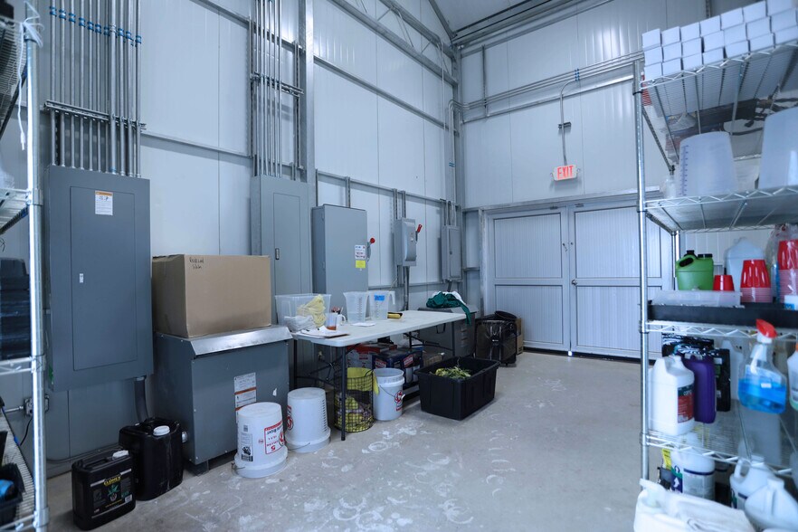 More Photos Of 11315 Hide-A-Way Ln, Thackerville Warehouse For Sale