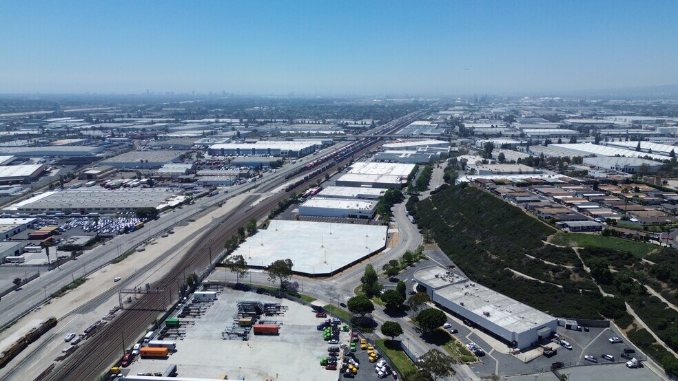 More Photos Of 19335 S Laurel Park Rd, Compton Service For Sale