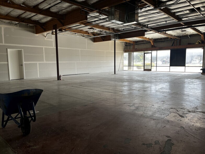 More Photos Of 400 E Kettleman Ln, Lodi Unknown For Lease
