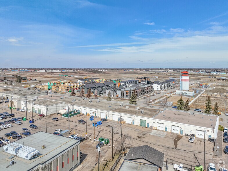 More Photos Of 20 Airport Rd NW, Edmonton Service For Lease