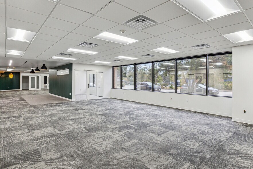 More Photos Of 5477 Glen Lakes Dr, Dallas Medical For Lease