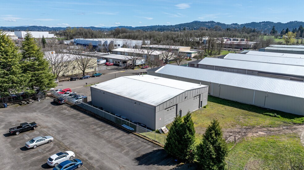 More Photos Of 174 Wallis St, Eugene Warehouse For Lease