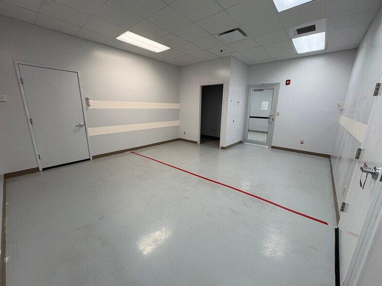 More Photos Of 3589 Sagamore Pky, Lafayette Office For Lease