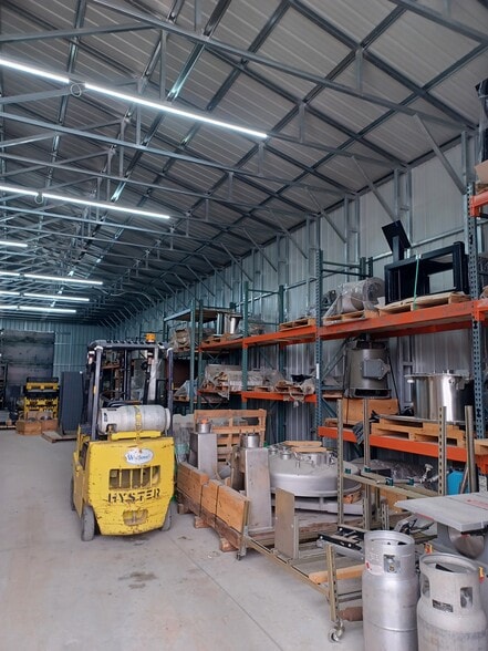 More Photos Of 9510 Seward Rd, Fairfield Warehouse For Lease