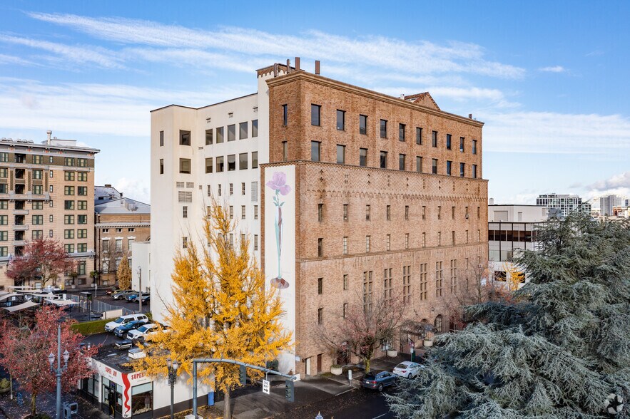 More Photos Of 1402-1414 SW Morrison St, Portland Office For Lease