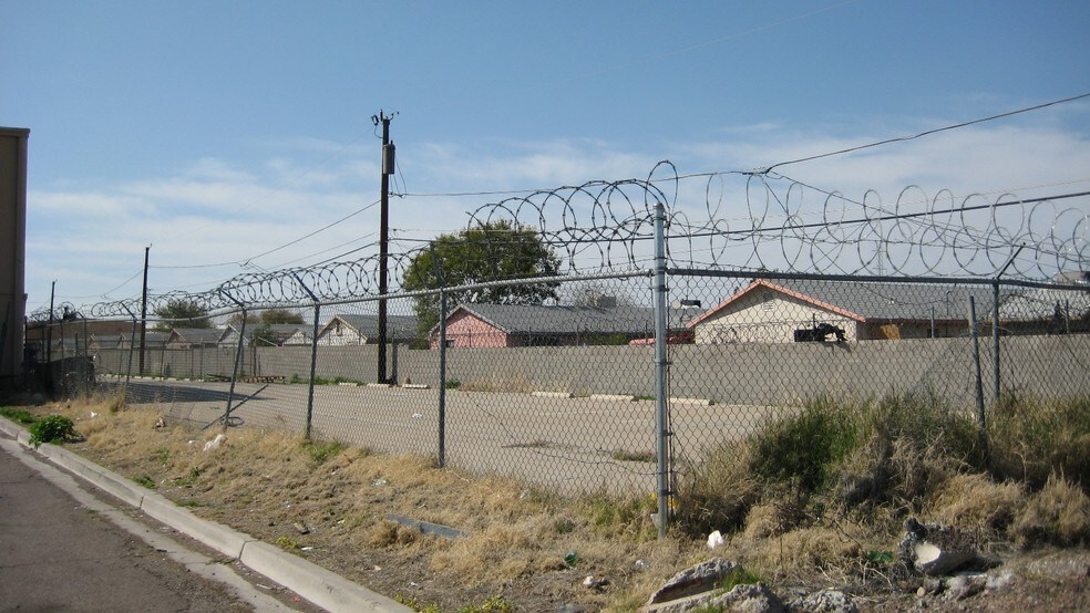 More Photos Of 3636 W Buckeye Rd, Phoenix Warehouse For Lease