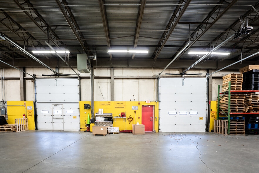 More Photos Of 9 Otis St, Westborough Light Manufacturing For Lease