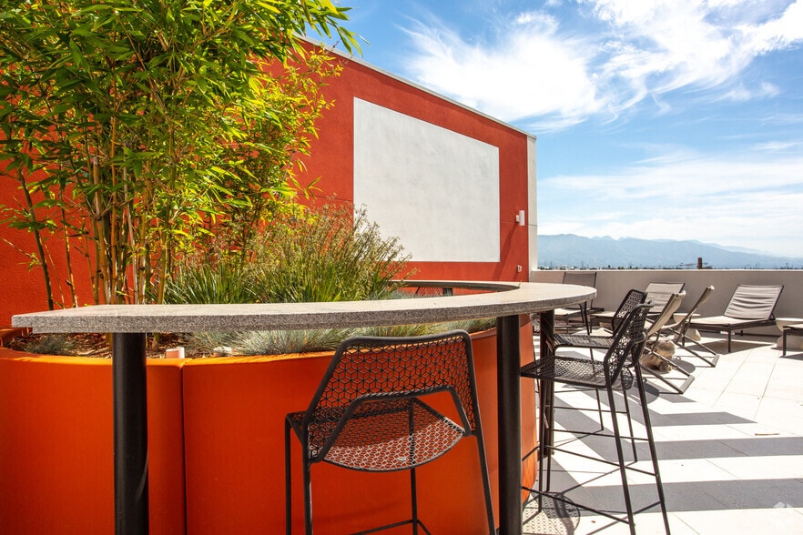More Photos Of 11405 Chandler Blvd, North Hollywood Apartments For Sale