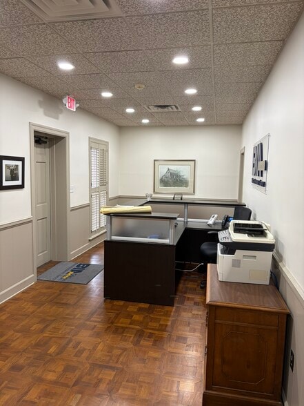 More Photos Of 823 Chickamauga Ave, Rossville Office For Lease