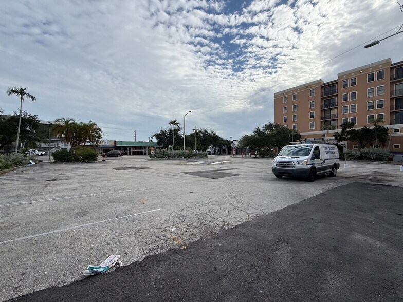 More Photos Of 601-605 Lucerne Ave, Lake Worth Land For Sale