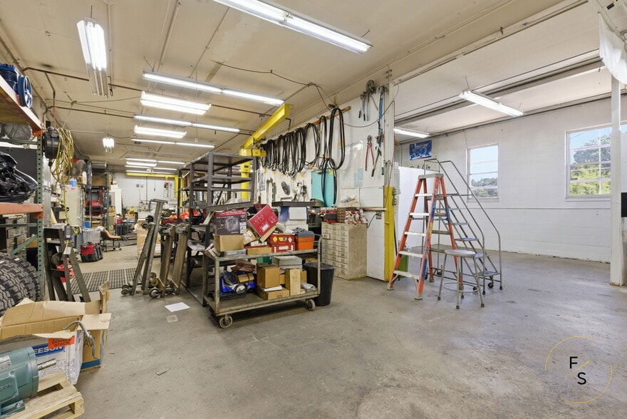 More Photos Of 64 Cody St, West Hartford Warehouse For Sale