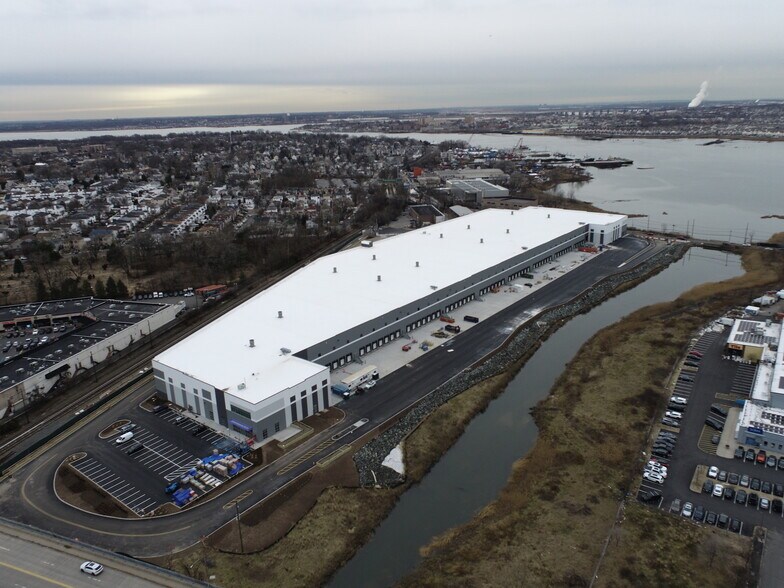 Primary Photo Of 1 Nassau Pl, Staten Island Warehouse For Lease