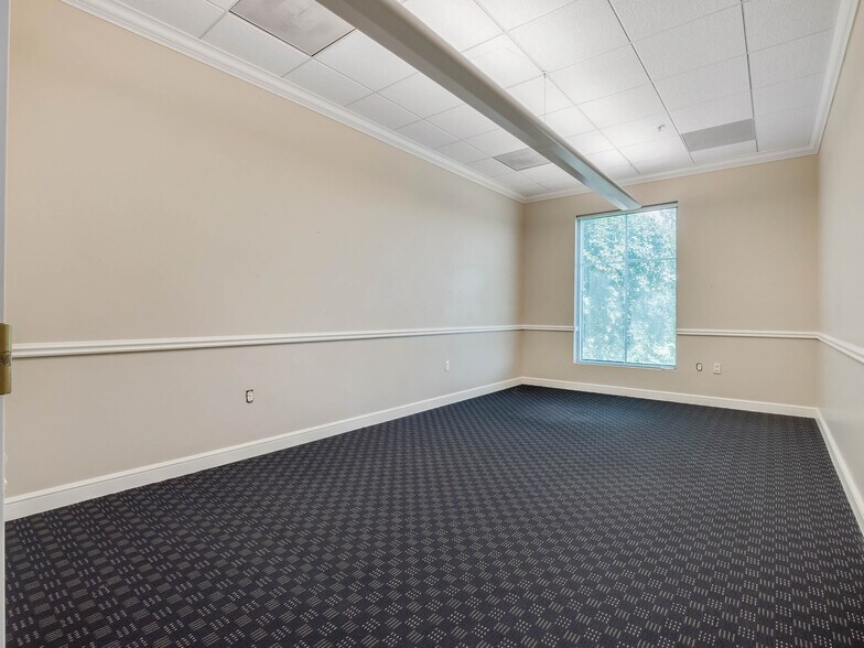 More Photos Of 1500 Park Center Dr, Orlando Office For Lease