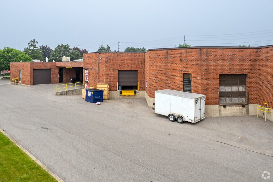 More Photos Of 14 Connie Cres, Vaughan Flex For Lease