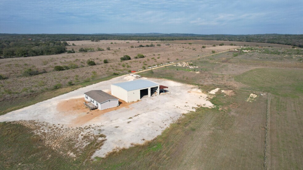 More Photos Of 3153 W Ammann Rd, Bulverde Flex For Sale