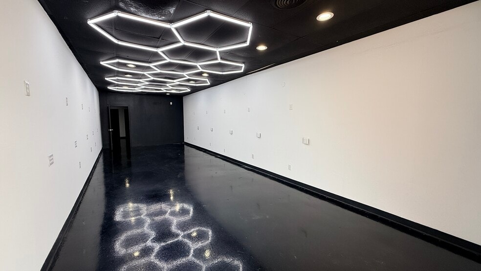 More Photos Of 713 W Southwest Loop 323, Tyler Unknown For Lease