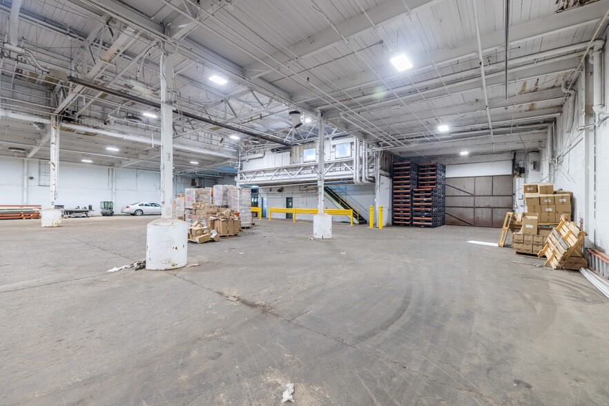 More Photos Of 13881 Elmira St, Detroit Manufacturing For Sale